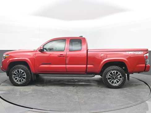 Used 2020 Toyota Tacoma TRD Sport image 5