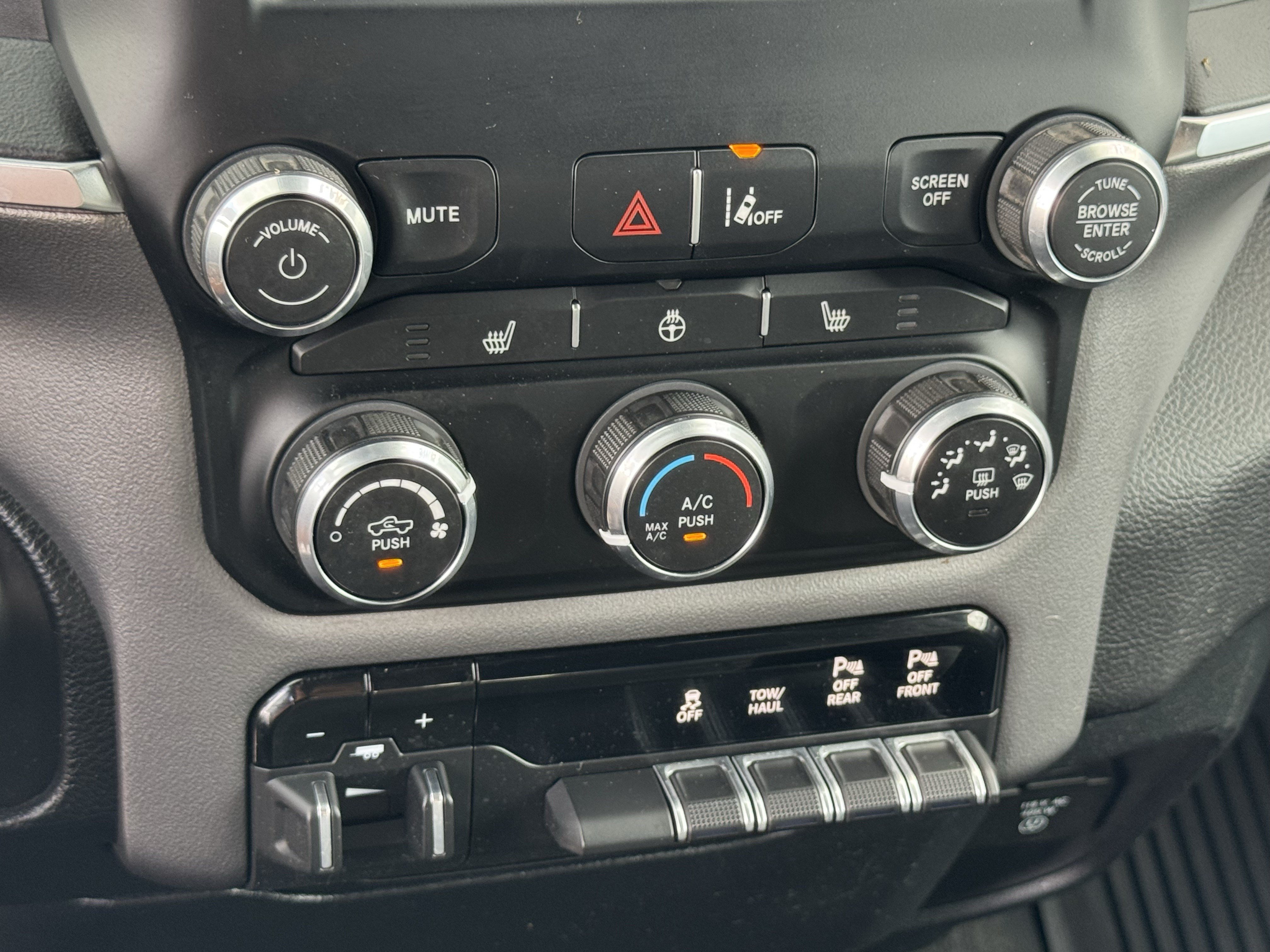 Used 2024 RAM 1500 Big Horn AWD/4WD image 18