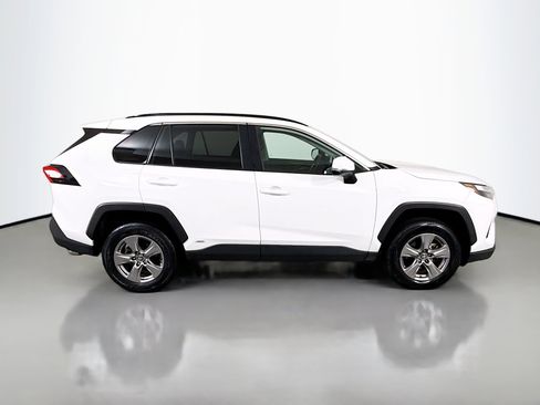 Used 2025 Toyota RAV4 XLE AWD/4WD image 8