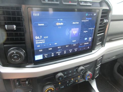 Used 2023 Ford F250 XLT w/ XLT Premium Package AWD/4WD image 32