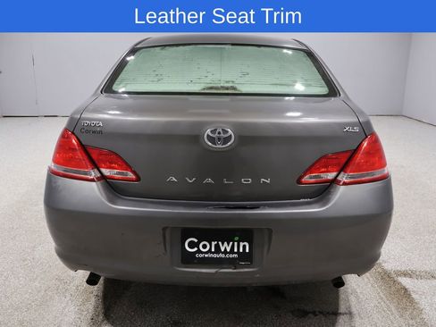 Used 2005 Toyota Avalon XLS image 11