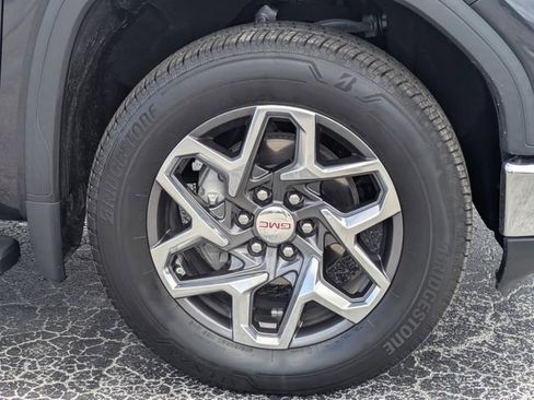 Used 2024 GMC Sierra 1500 SLT w/ SLT Premium Package RWD image 9