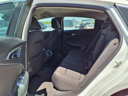 Used 2019 Chevrolet Malibu LT FWD image 9