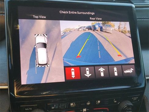 Used 2025 Jeep Grand Cherokee Limited w/ Luxury Tech Group II image 26