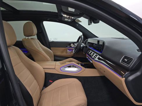 Used 2025 Mercedes-Benz GLE 350 4MATIC w/ AMG Line Exterior image 9