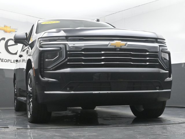 Used 2025 Chevrolet Tahoe LT w/ Comfort Package AWD/4WD image 3