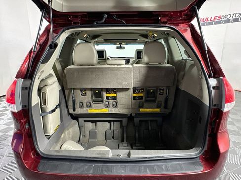 Used 2011 Toyota Sienna XLE FWD image 27