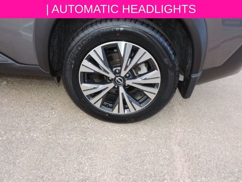Certified 2023 Nissan Rogue SV FWD image 11