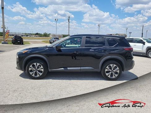 Used 2023 Nissan Rogue SV image 1