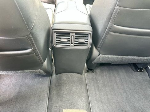 Used 2017 Nissan Rogue SL image 16