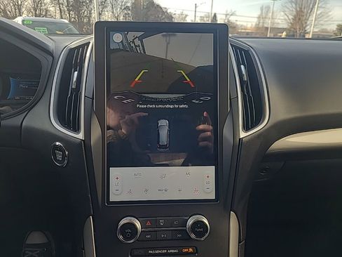 Used 2024 Ford Edge SEL image 23