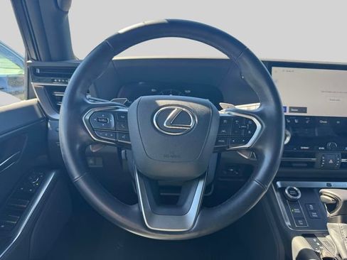 Used 2024 Lexus GX 550 w/ Accessory Package (31) AWD/4WD image 19