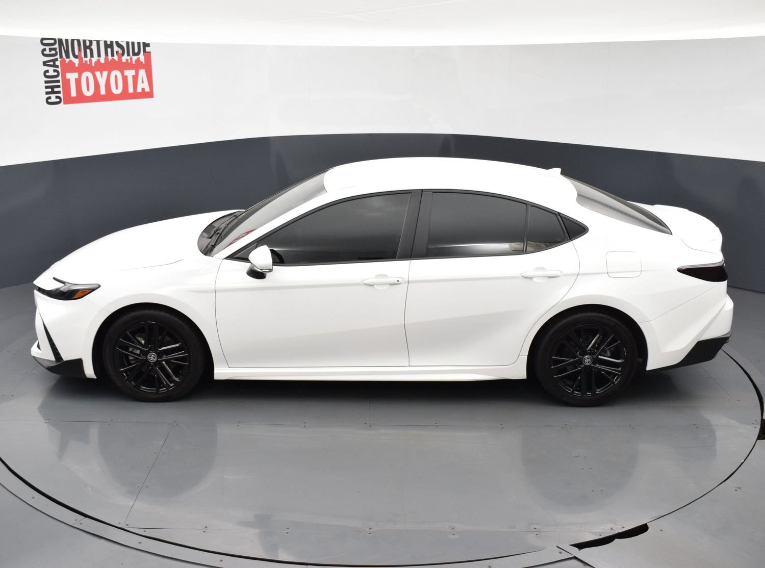 Used 2026 Toyota Camry SE FWD image 18
