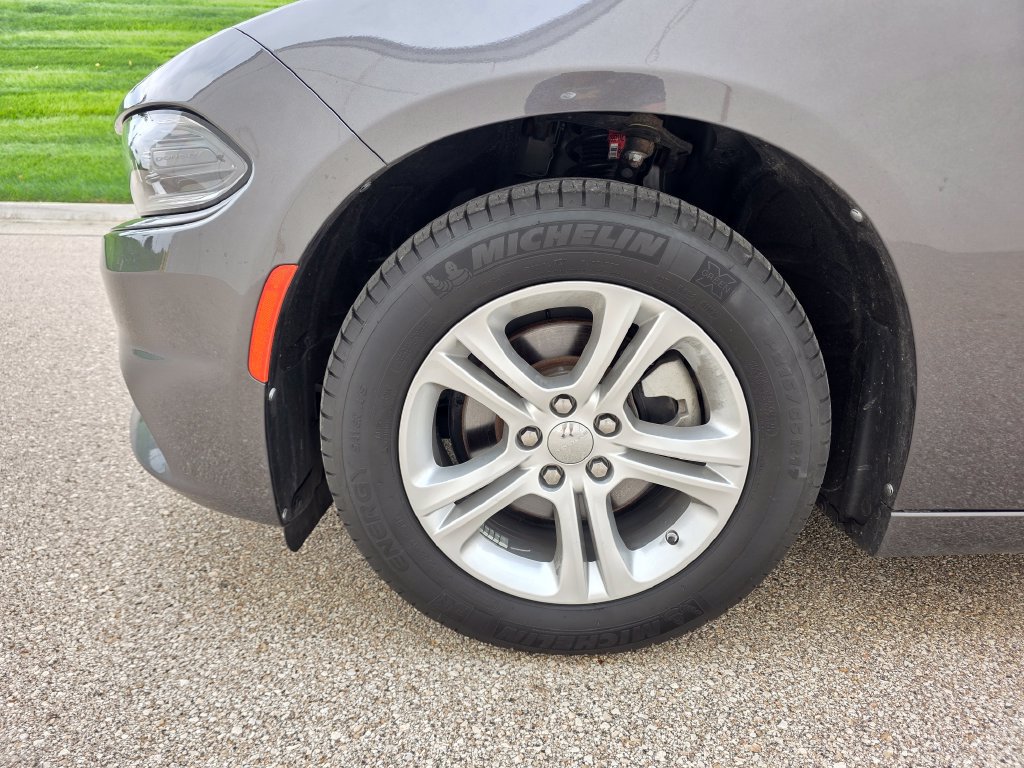 Used 2023 Dodge Charger SXT RWD image 4