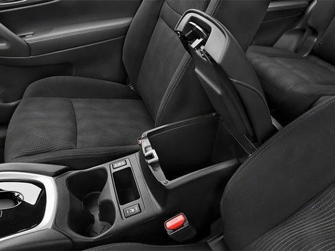 Used 2014 Nissan Rogue SV AWD/4WD image 18