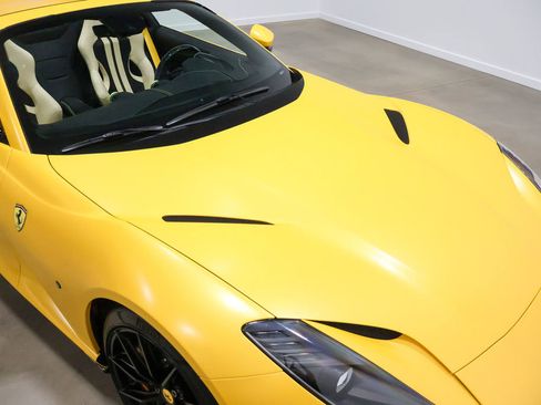 Used 2022 Ferrari 812 GTS image 85