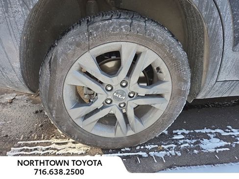 Used 2023 Kia Seltos LX image 3