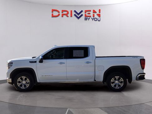 Used 2024 GMC Sierra 1500 SLT image 2