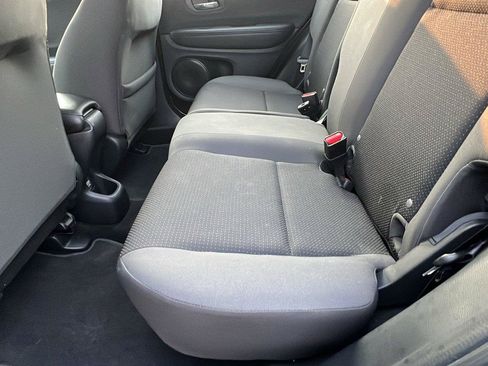 Used 2019 Honda HR-V LX image 18