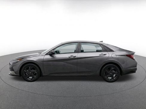 Used 2026 Hyundai Elantra Sport FWD image 4
