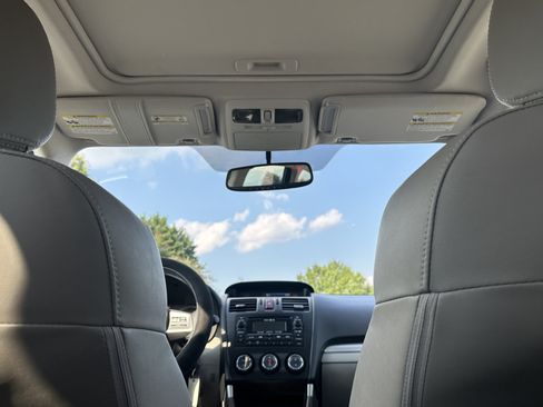 Used 2015 Subaru Forester 2.5i Limited AWD/4WD image 15