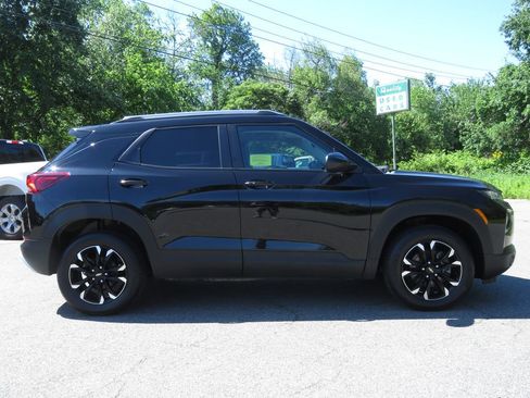 Used 2022 Chevrolet TrailBlazer LT w/ LPO, Blackout Package AWD/4WD image 4