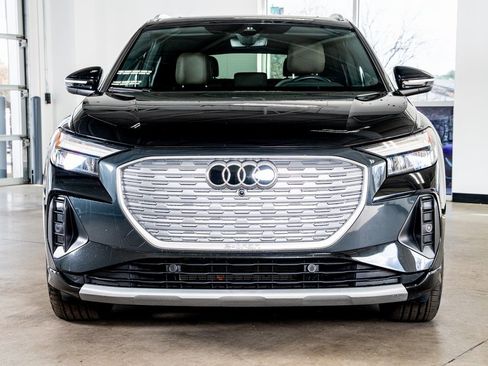 Used 2022 Audi Q4 e-tron Premium Plus image 3