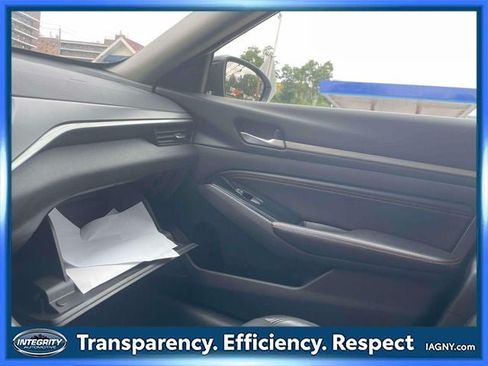 Used 2023 Nissan Altima 2.5 SR FWD image 34