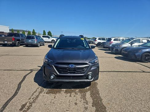 Used 2024 Subaru Outback Premium AWD/4WD image 8