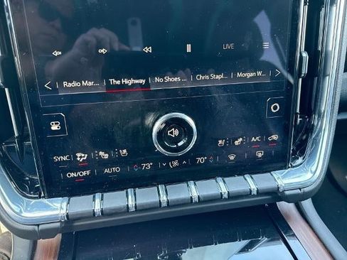 Certified 2025 GMC Yukon Denali AWD/4WD image 11