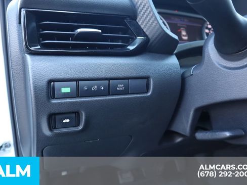 Used 2024 Nissan Sentra SV image 16