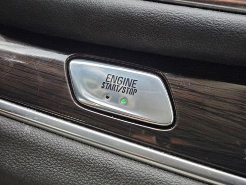 Used 2019 Buick Enclave Premium w/ LPO, Luxury Package image 19