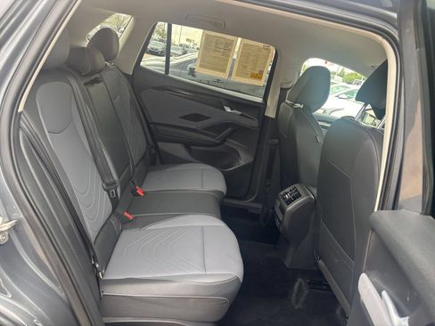 Used 2026 Volkswagen Tiguan SE AWD/4WD image 27