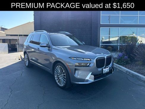 Used 2026 BMW X7 xDrive40i w/ Premium Package AWD/4WD image 2