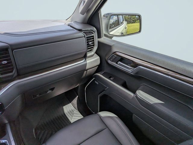 Used 2025 Chevrolet Silverado 1500 LT Trail Boss w/ Convenience Package II AWD/4WD image 16
