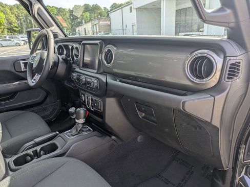 Used 2023 Jeep Wrangler Unlimited Sahara AWD/4WD image 35