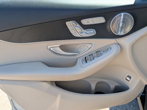 Used 2017 Mercedes-Benz GLC 300 4MATIC image 19