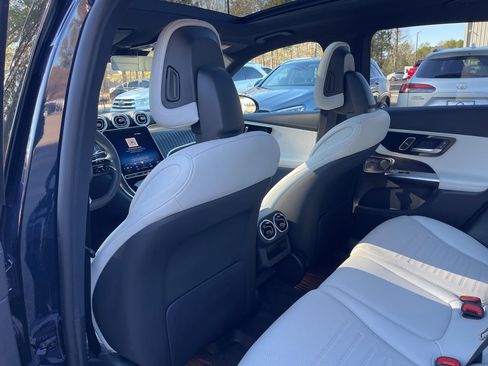 Used 2023 Mercedes-Benz GLC 300 4MATIC image 23