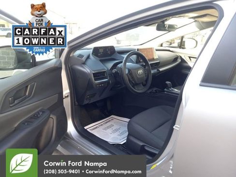 Used 2024 Toyota Prius LE image 9