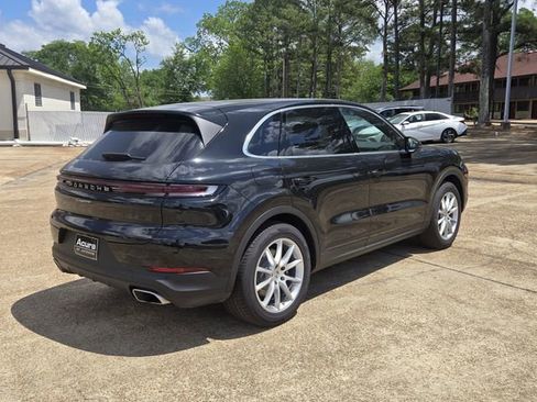 Used 2025 Porsche Cayenne image 27