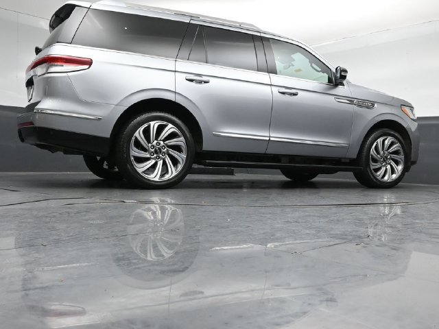 Certified 2023 Lincoln Navigator Reserve AWD/4WD image 45