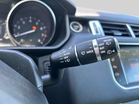Used 2016 Land Rover Range Rover Sport SE AWD/4WD image 26