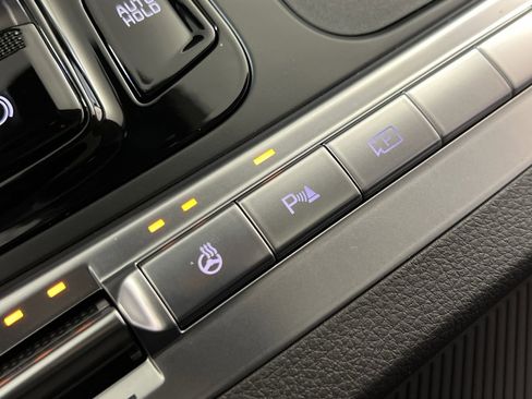 New 2026 Kia Carnival SX FWD image 33