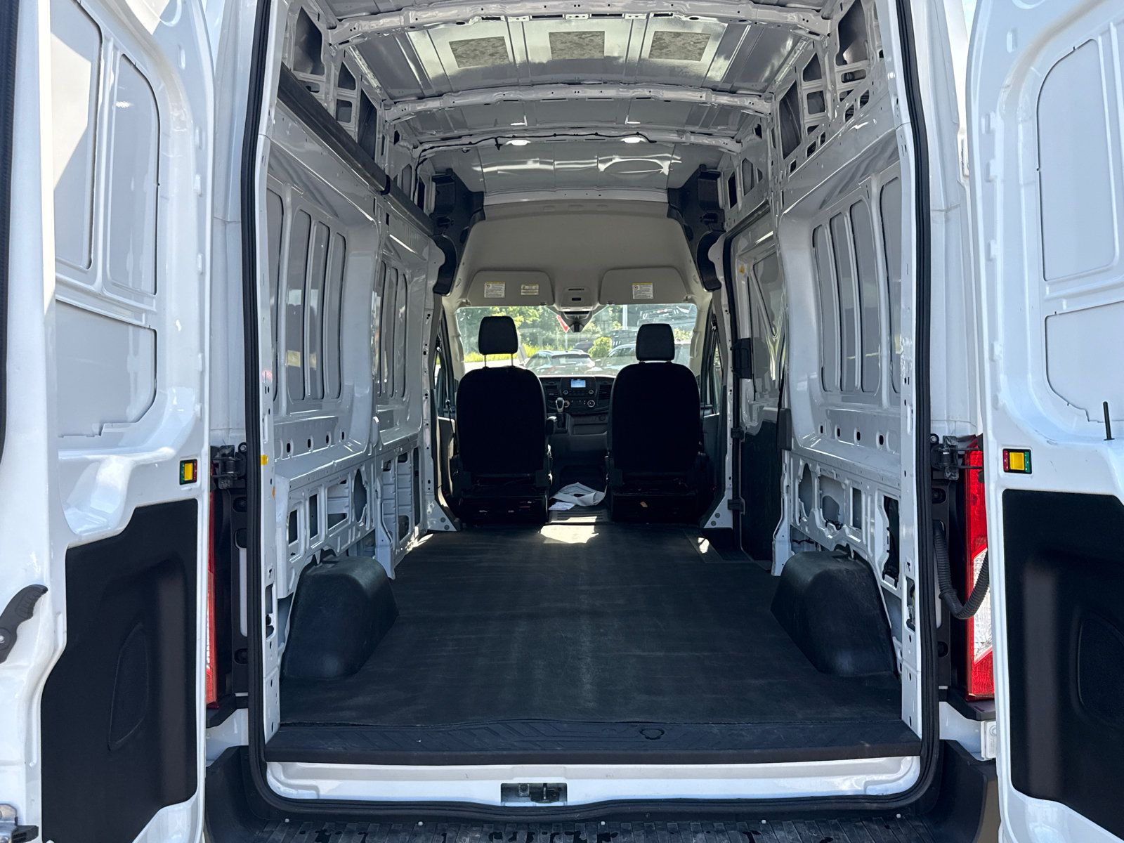 Used 2024 Ford Transit 250 148 High Roof RWD image 23