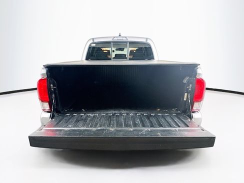 Used 2020 Toyota Tacoma SR w/ SR Convenience Package RWD image 30