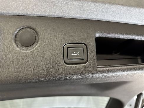 Used 2023 Chevrolet Equinox RS w/ LPO, Floor Liner Package image 24