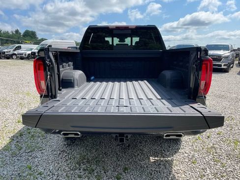 Certified 2025 GMC Sierra 1500 AT4 w/ Technology Package AWD/4WD image 13
