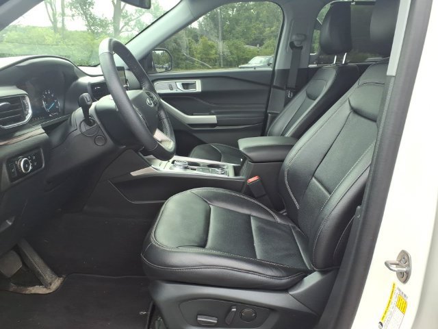 Used 2023 Ford Explorer Limited w/ Equipment Group 301A AWD/4WD image 13
