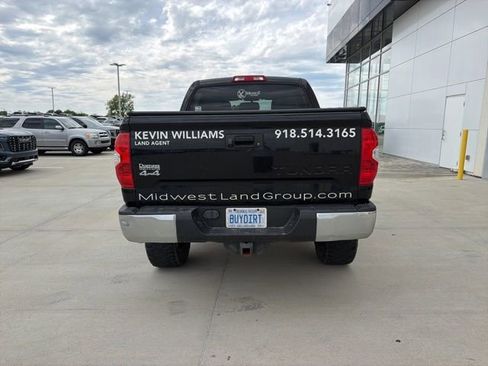 Used 2015 Toyota Tundra SR5 w/ SR5 Upgrade Package AWD/4WD image 4