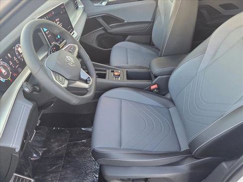 New 2026 Volkswagen Tiguan SE R-Line image 4